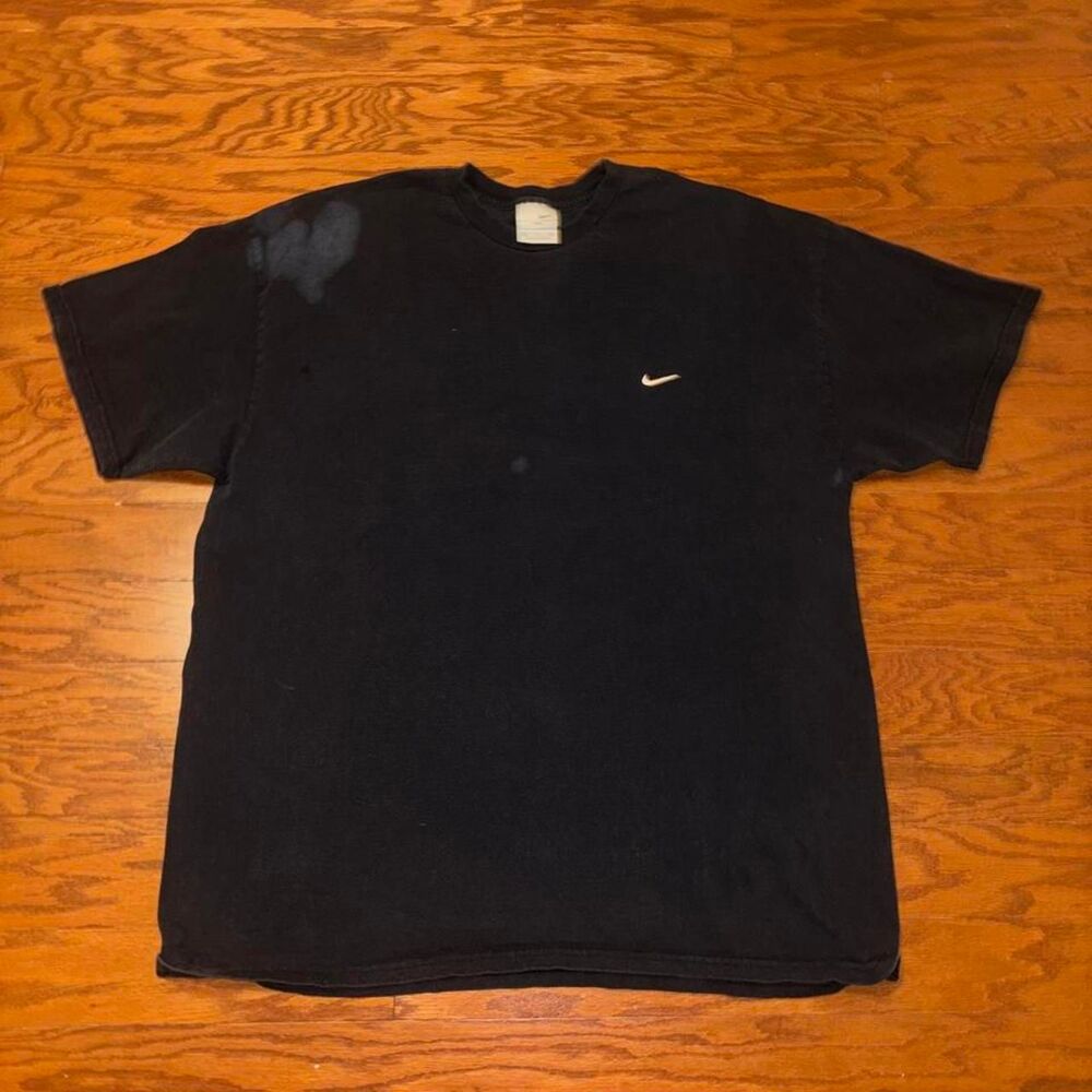 Nike Men's silver tag Y2K shirt